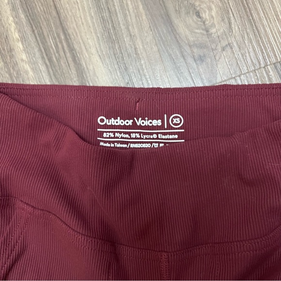 Outdoor Voices SuperForm Rib Flare Pant Stretchy Bell Bottom In Burgundy Size xs - Picture 10 of 12